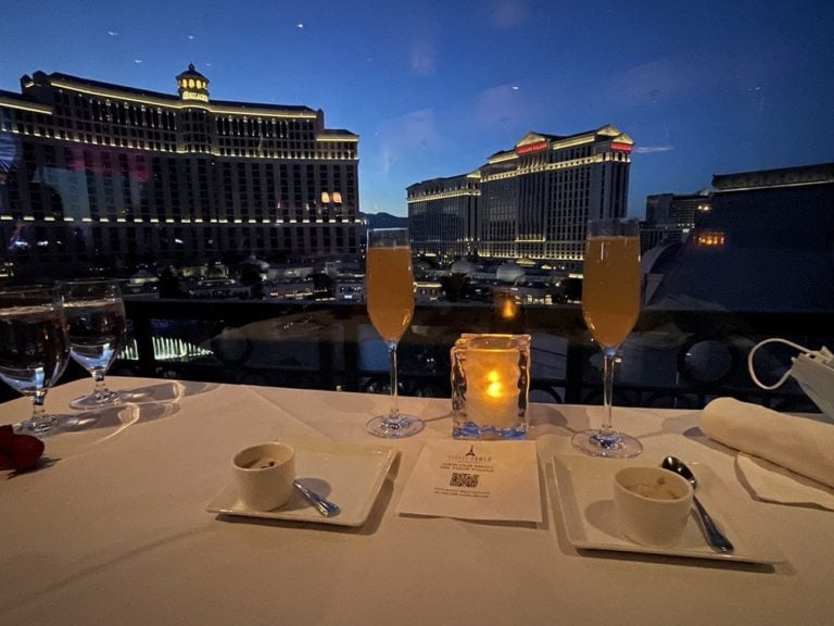50 Romantic Things To Do In Las Vegas For Couples
