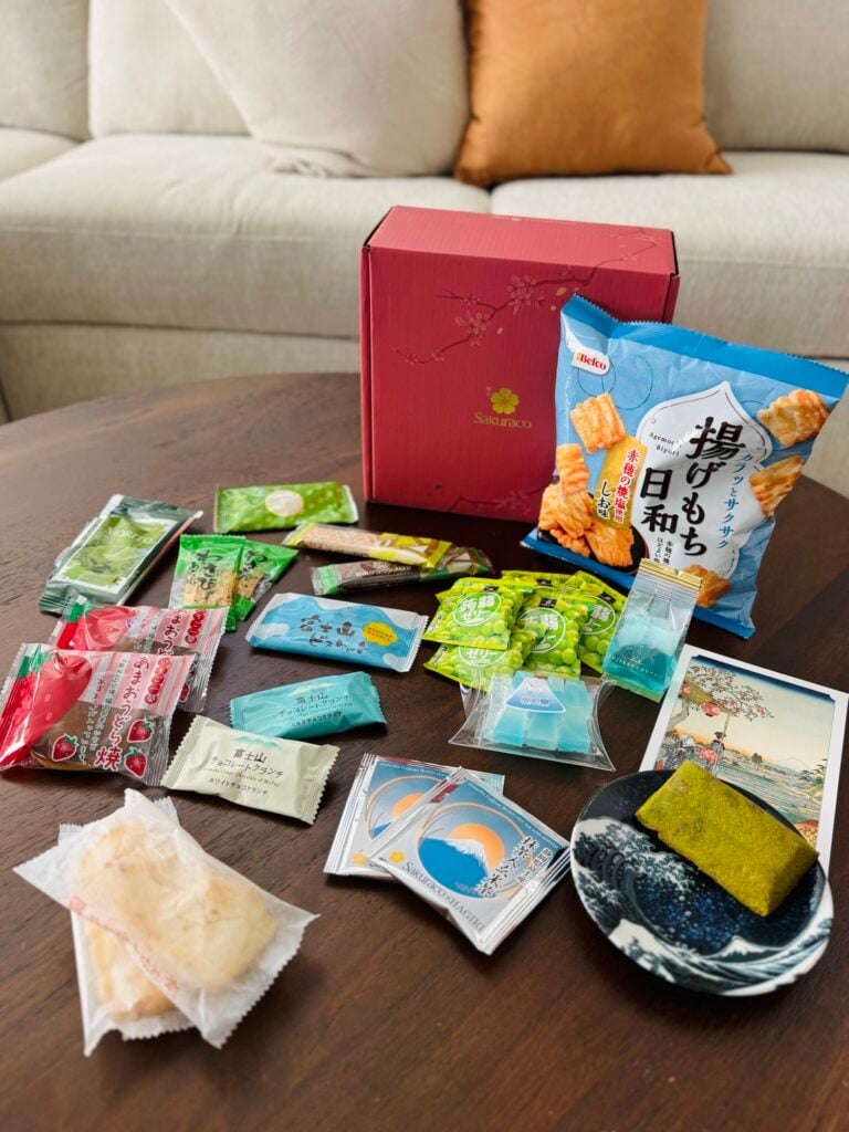 Sakuraco Snack Box